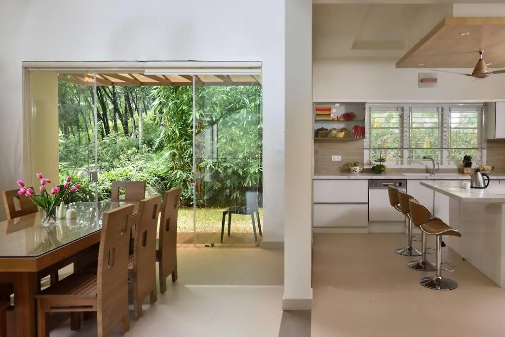 Premium 5 Bedroom Full Pool Villa By Lake Close To Vagamon Muttam