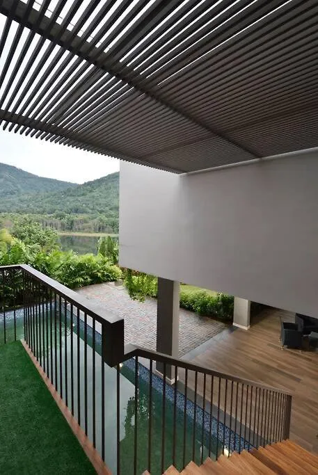 Premium 5 Bedroom Full Pool Villa By Lake Close To Vagamon Muttam