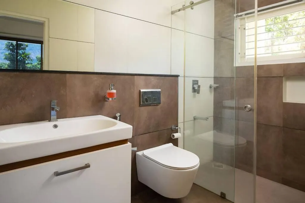 Premium 5 Bedroom Full Pool Villa By Lake Close To Vagamon Muttam