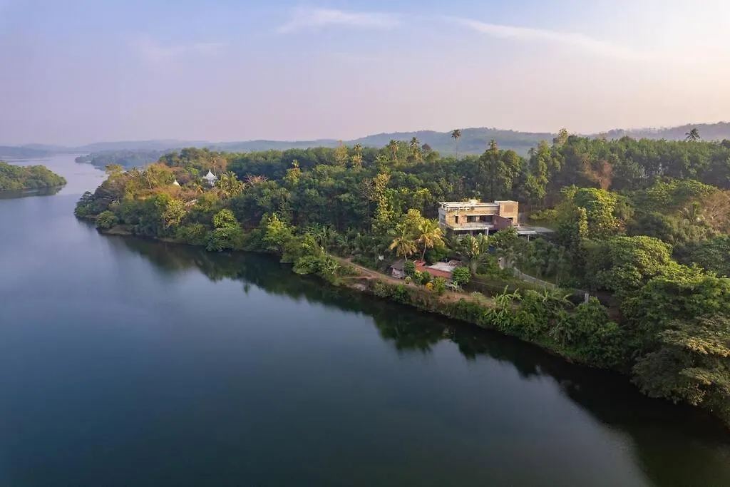 Premium 5 Bedroom Full Pool Villa By Lake Close To Vagamon Muttam